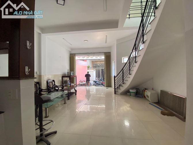 3985545 ảnh đại diện 1