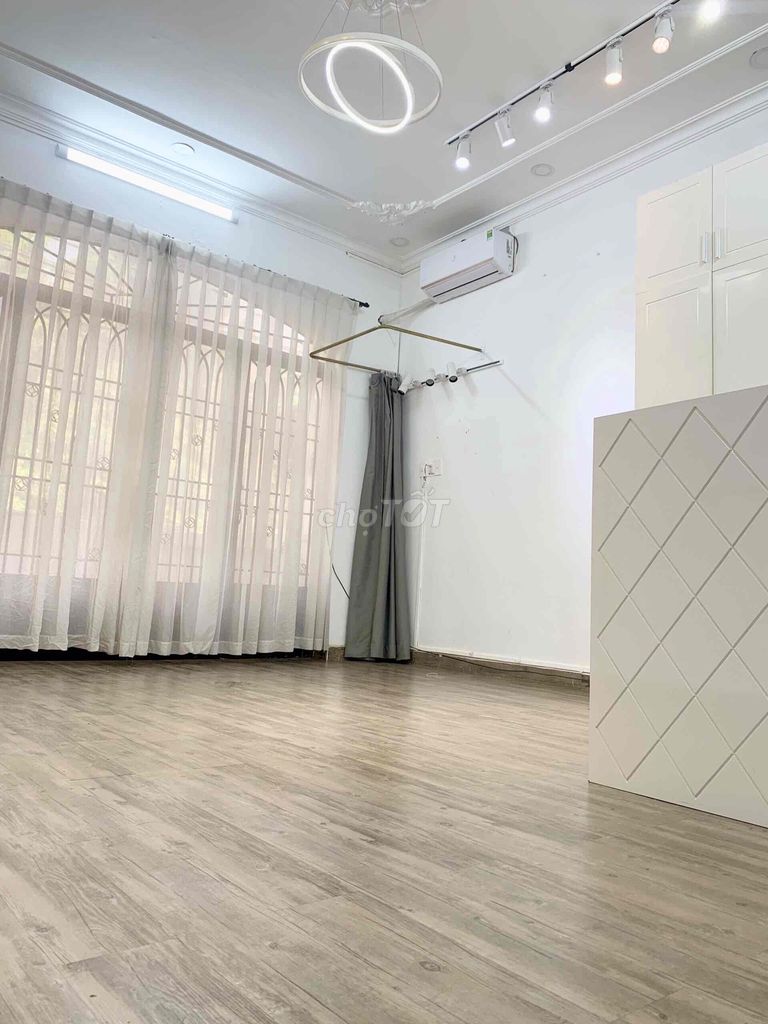 3990146 ảnh đại diện 1