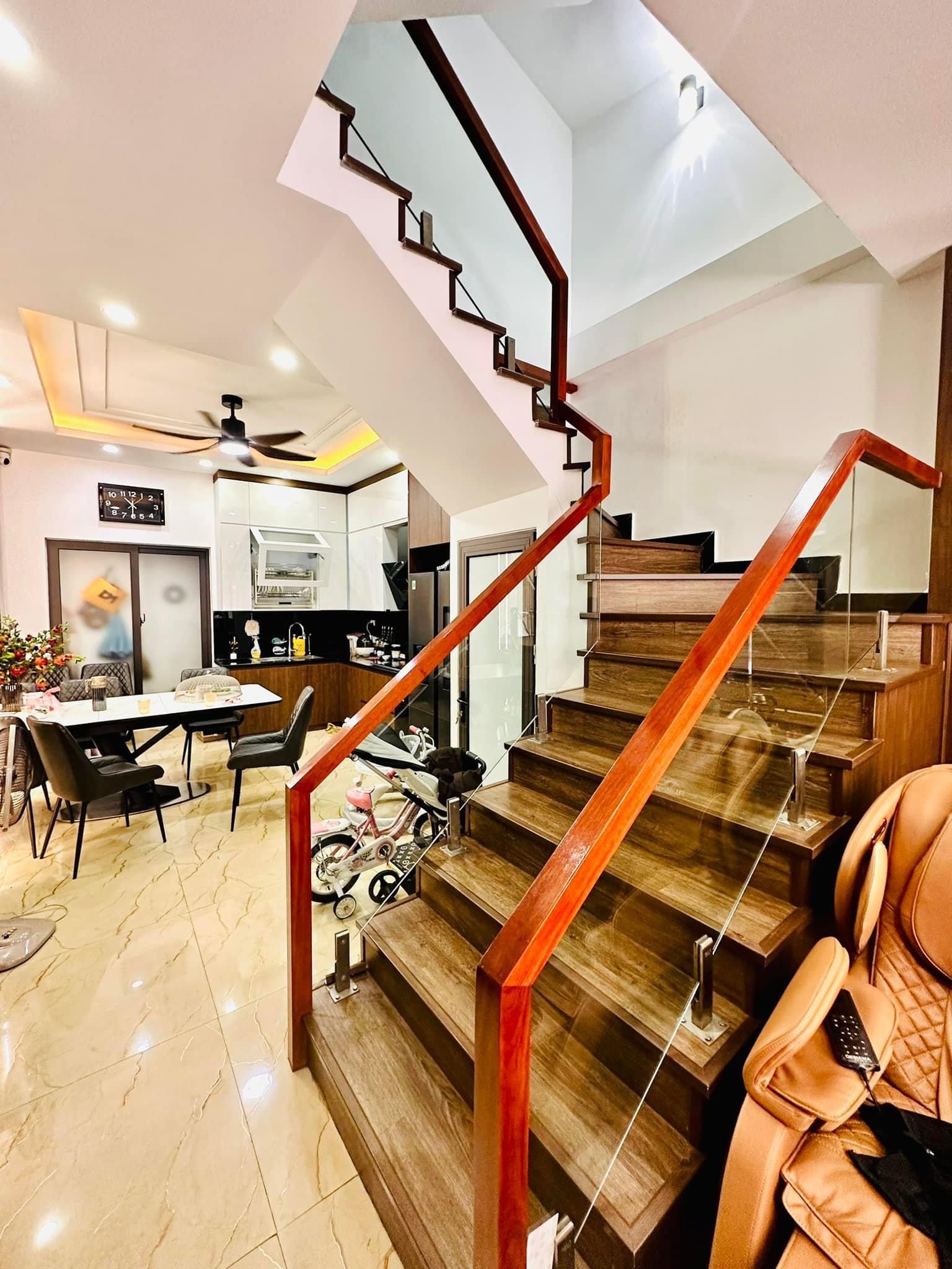 4076621 ảnh đại diện 1