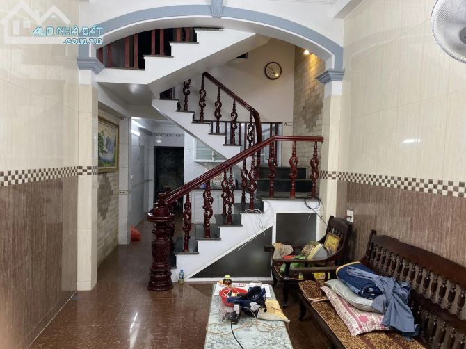 4095055 ảnh đại diện 1
