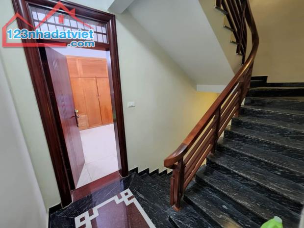 4144460 ảnh đại diện 2