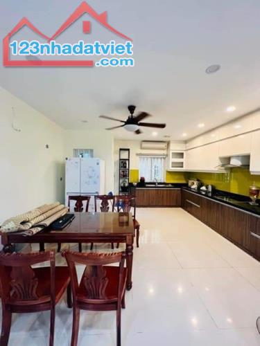 4215999 ảnh đại diện 1