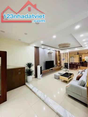 4215999 ảnh đại diện 1