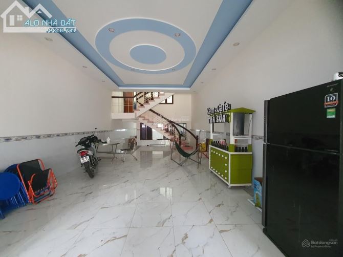 4240003 ảnh đại diện 1
