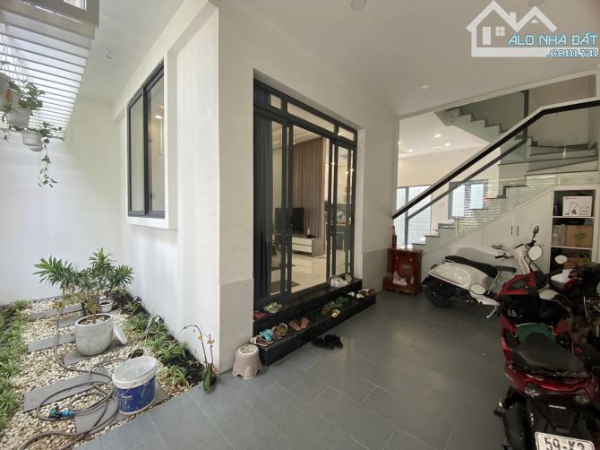 4240915 ảnh đại diện 1