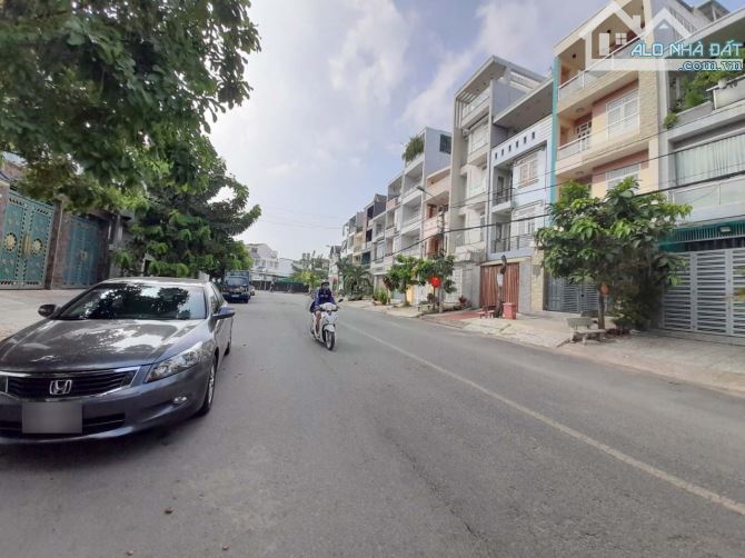 4242654 ảnh đại diện 1