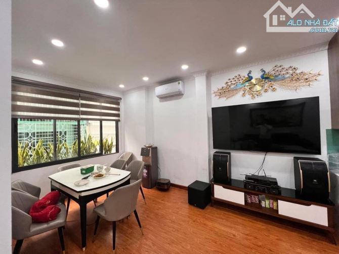 4242643 ảnh đại diện 1