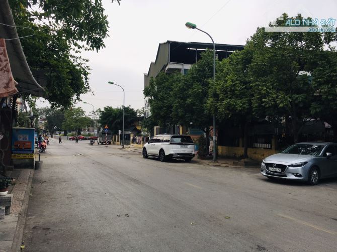 4251367 ảnh đại diện 1