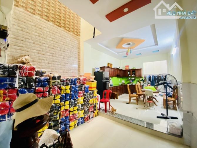 4250150 ảnh đại diện 1