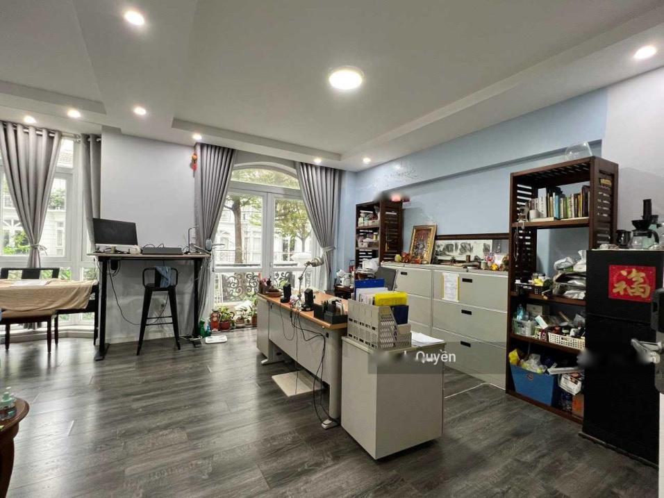 4267042 ảnh đại diện 1