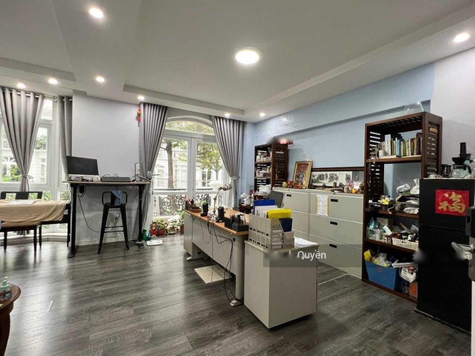 4267042 ảnh đại diện 1