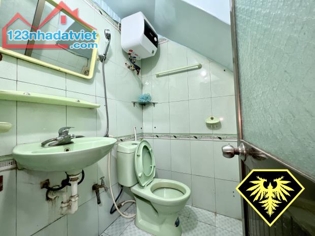4303063 ảnh đại diện 2