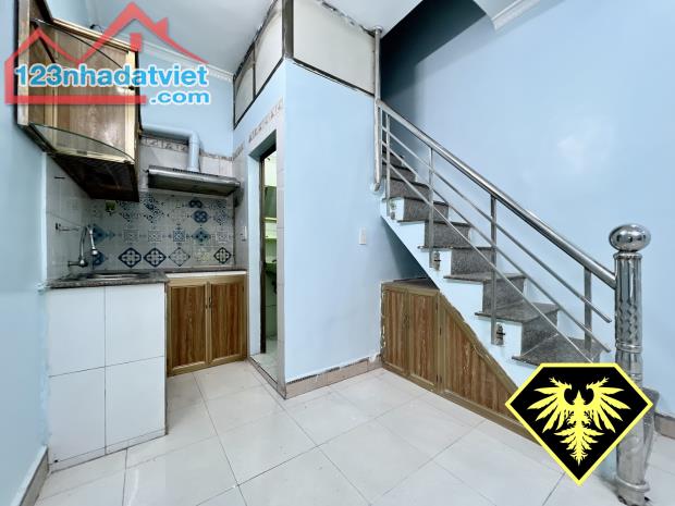 4303063 ảnh đại diện 1