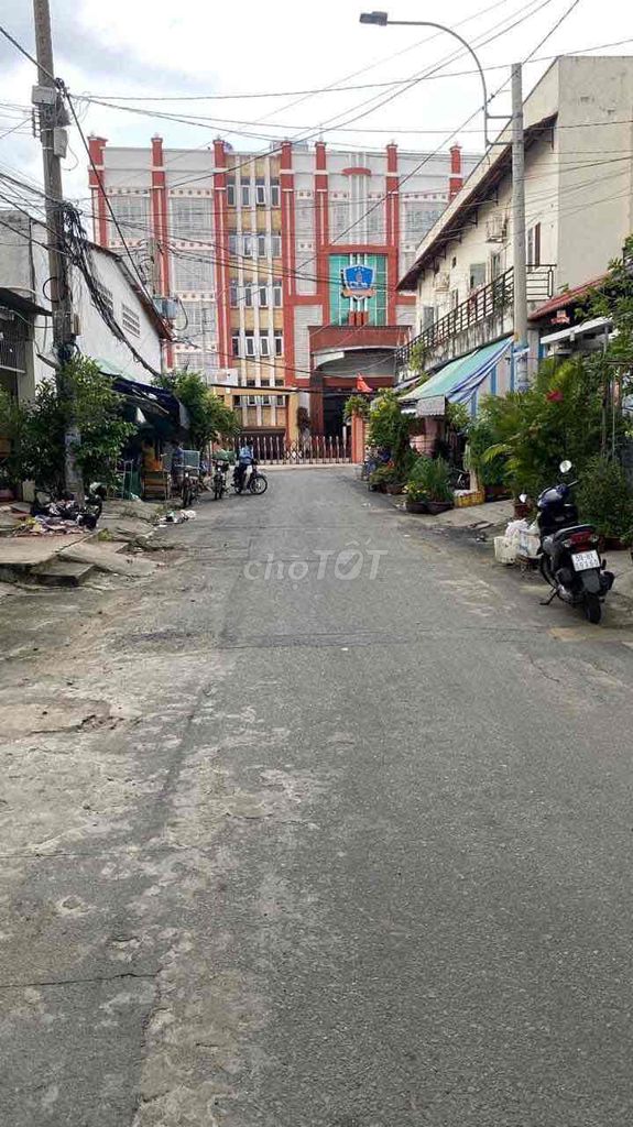 Bán Nhà Nguyễn Văn Vịnh, Hẻm Ô Tô