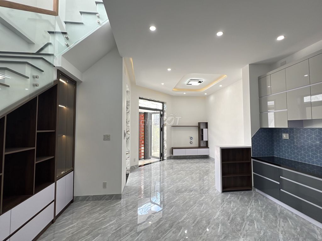 4339448 ảnh đại diện 1