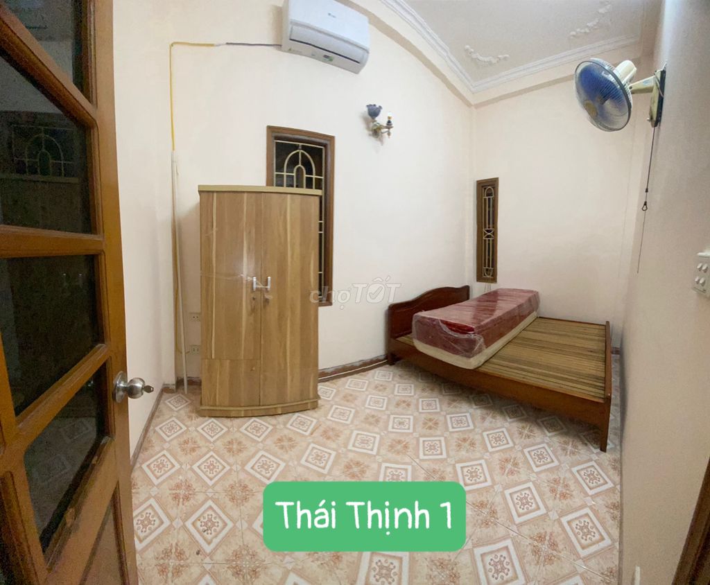Cần Cho Thuê Phòng Ở Nhà Thái Thịnh, Hà Nội