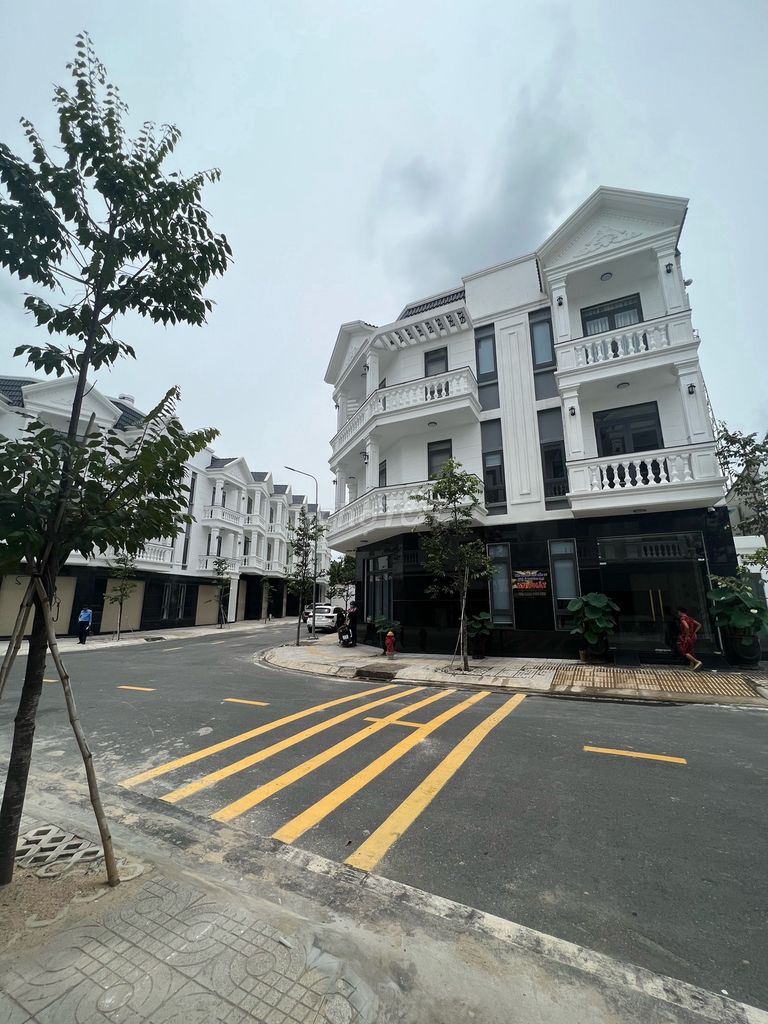 4352798 ảnh đại diện 1