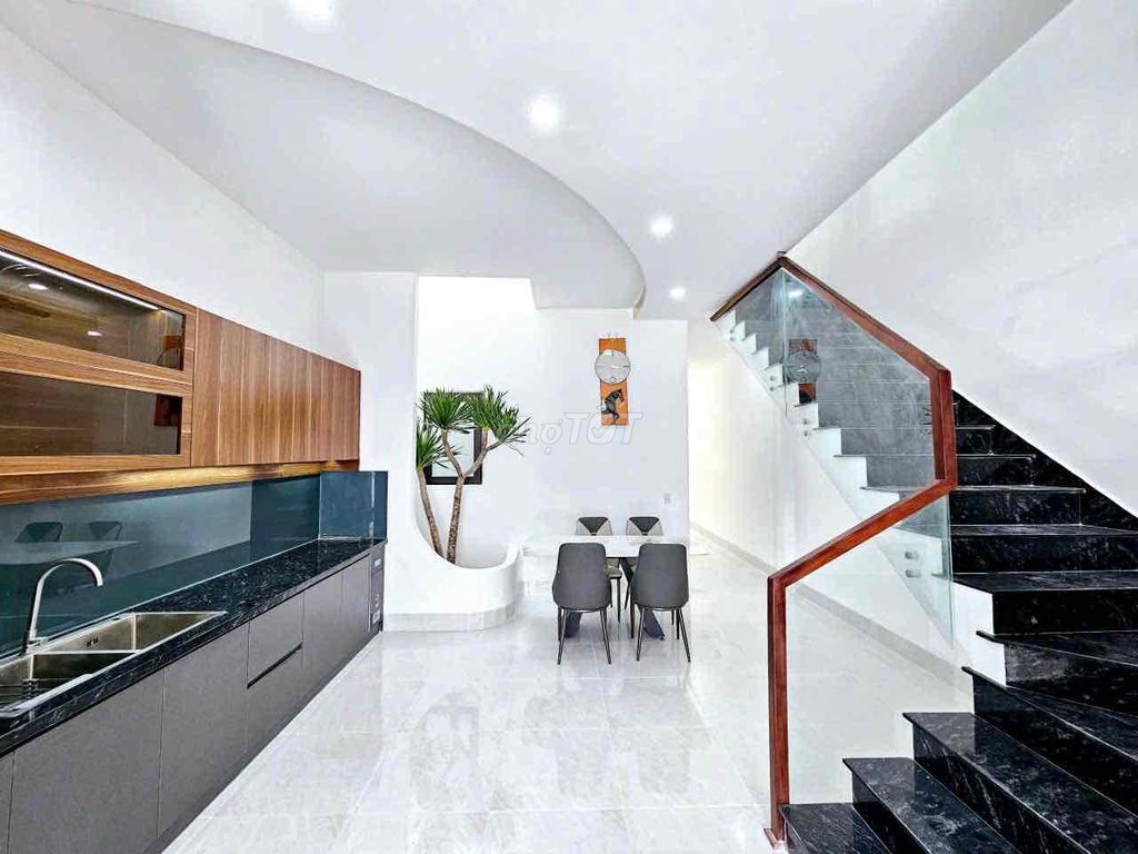 4351754 ảnh đại diện 1