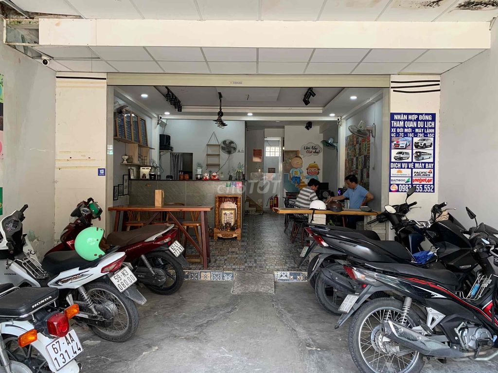 Cần Sang Lại Quán Cafe Quận Tân Phú,Ngay Khu Đông Đúc ,Gần Trường Tr