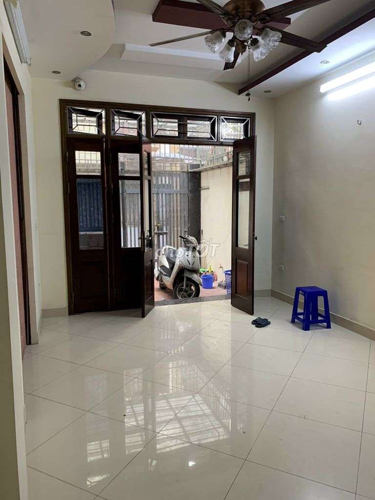 Cho Thuê Nhà Ngõ 105 Yên Hòa, Cầu Giấy, Hà Nội - 6 Pn