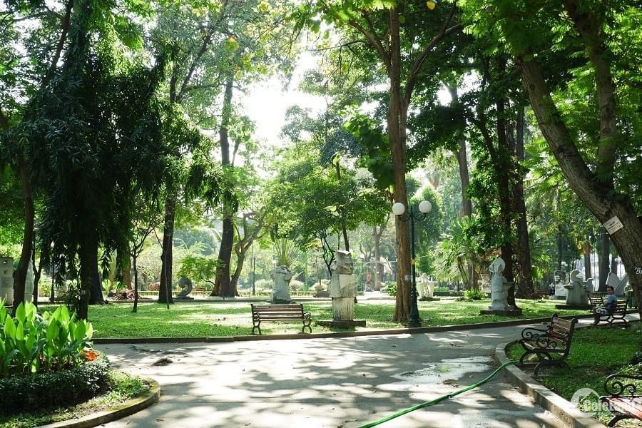 Nhà Mặt Tiền – Trung Tâm Tp. Huế – Công Viên – Sân Vườn Riêng Biệt