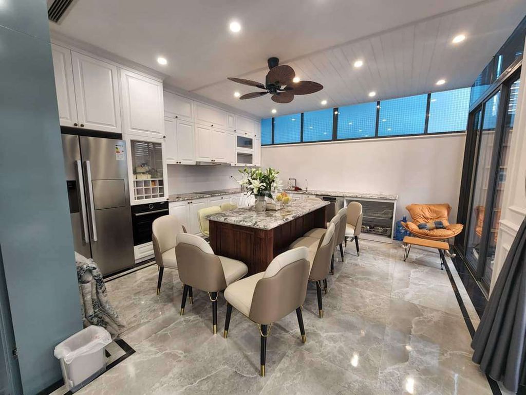 4403447 ảnh đại diện 1