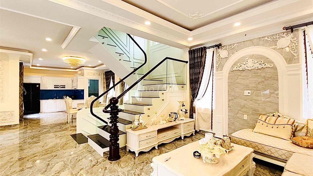 🍀 Villa Tuyệt Đẹp 7 Phòng Ngủ 🏡 Cách Bến Xe Thành Bưởi Chỉ 700M!