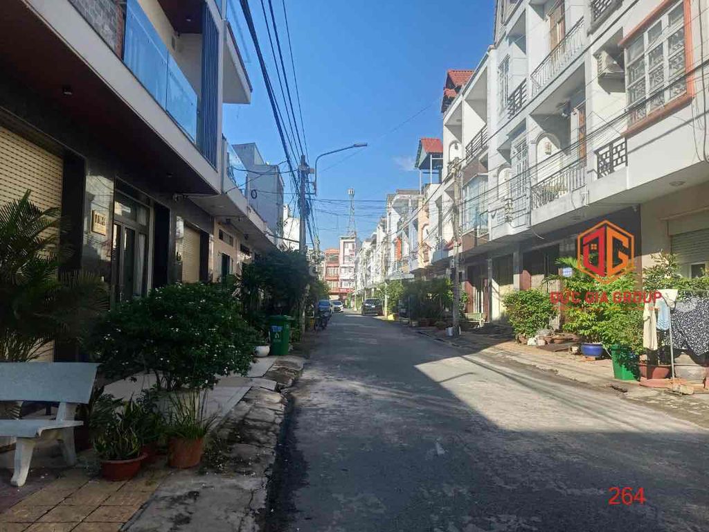 Nhà Đường N12 - D2D Vừa Ở Vừa Kinh Doanh Cấp 4 Gồm 2Pn Giá 9Tr/Th