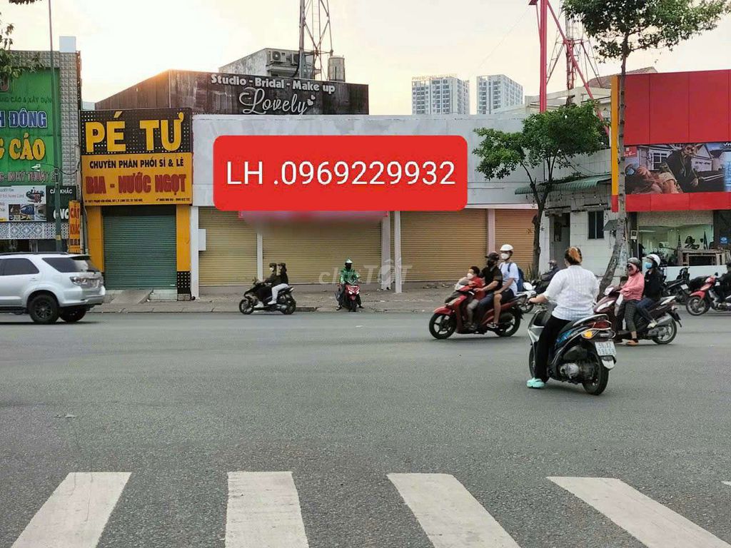 Mặt Tiền Phạm Văn Đồng + Kha Vạn Cân Ngang 15M