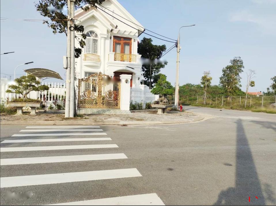 Chính Chủ Bán Sụp Hầm Lô Đất View Sân Bóng 125 M2, Kđt Phú Điền