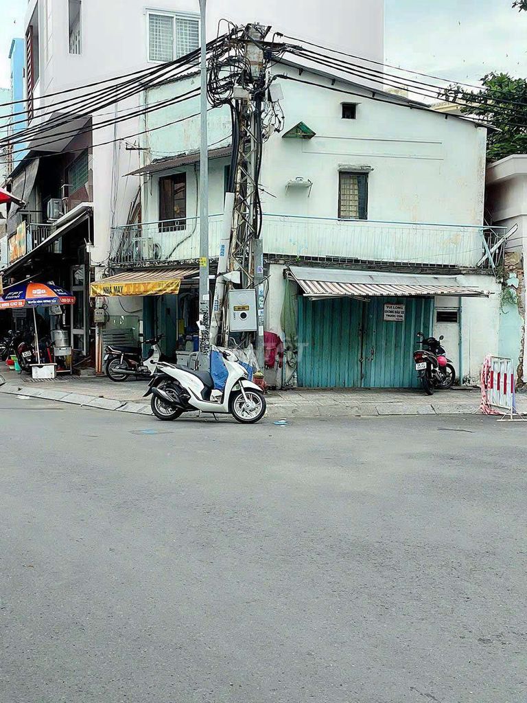 Góc 2 Mặt Tiền Đường Trần Khánh Dư Và Nguyễn Văn Nguyễn,Quận 1 Dt 30M2