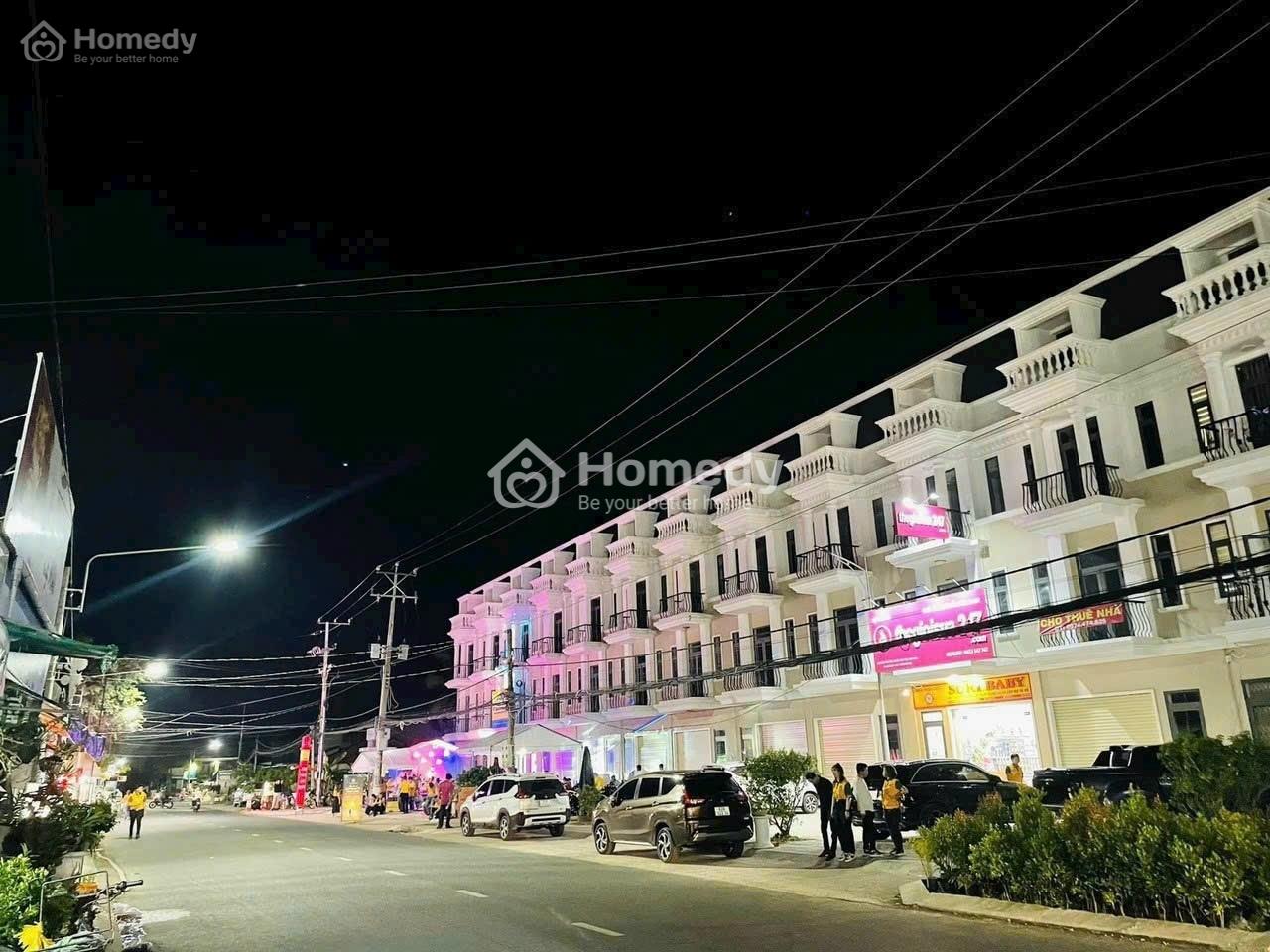 Bán Nhà Shophouse Mặt Tiền Nguyễn Trung Trực Huyện Tân Trụ - Long An Giá 4.30 Tỷ
