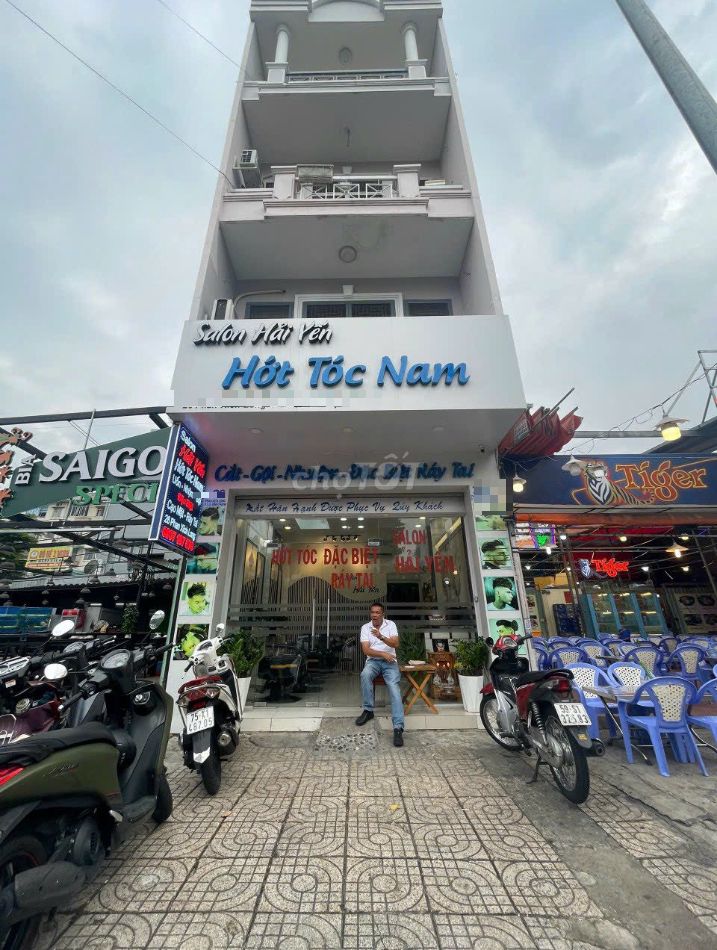 Mặt Tiền Nguyễn Xí Ngay Chợ 5X15M 6 Lầu Full Nội Thất Vỉa Hè Siêu Rộng