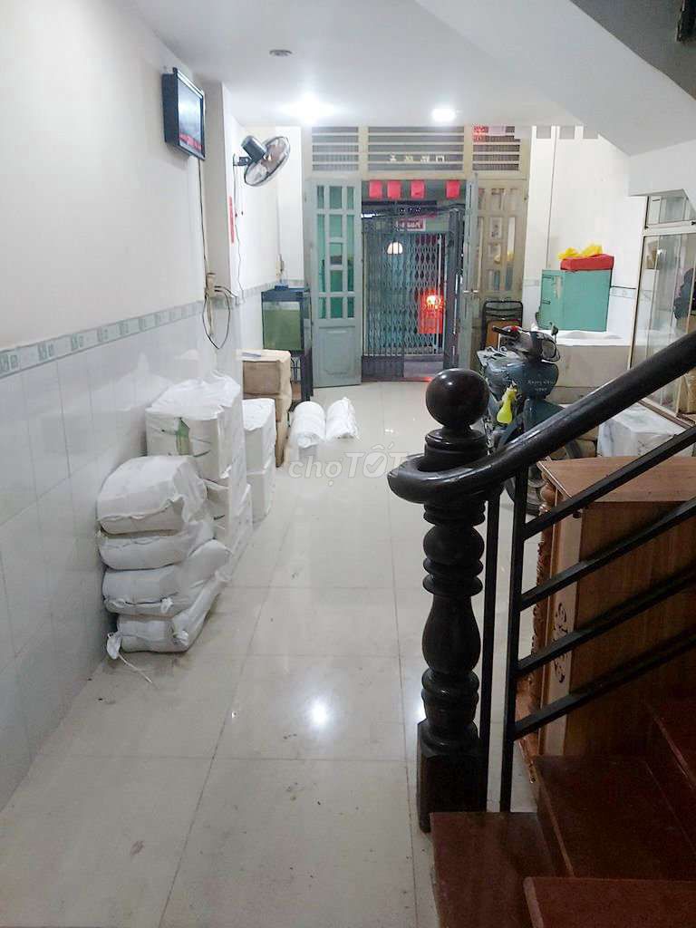Nhà Hẻm Đoạn Hồng Bàng Vs Võ Trường Toản Gần Chợ Tân Thành.