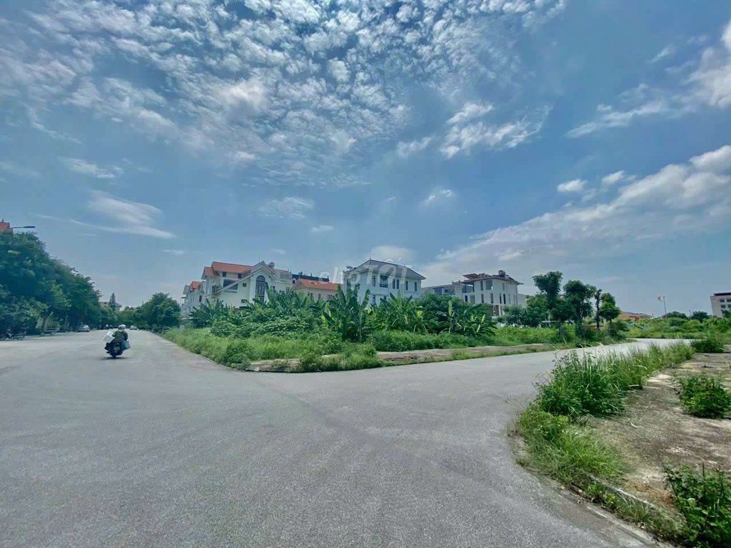 Bán Lô Biệt Thự 655 M Đường Lê Hồng Phong