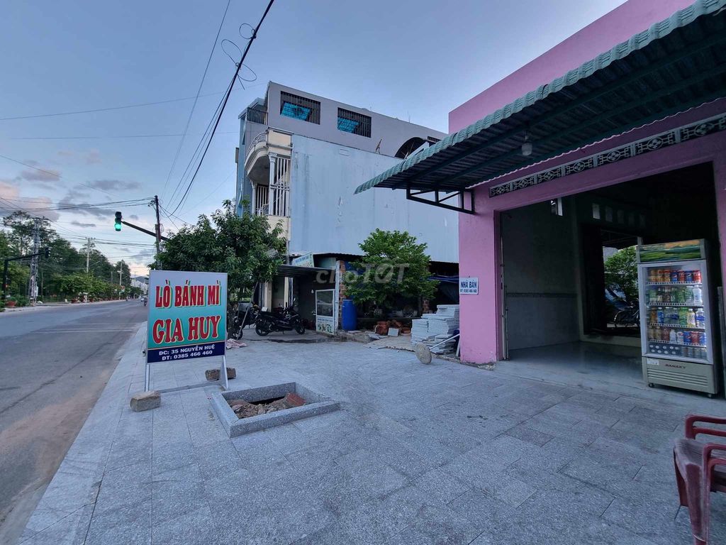 Cần Bán Nhà Mặt Tiền Kinh Doanh Tại Trung Tâm Thị Trấn Phú Phong