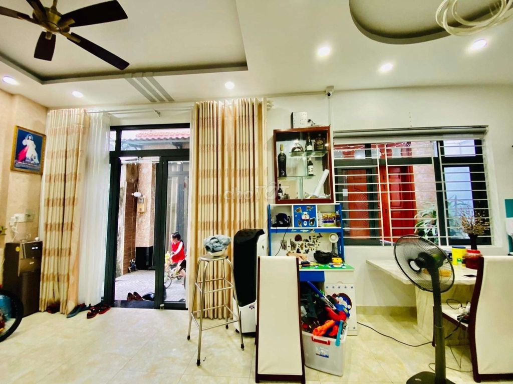 4593581 ảnh đại diện 2