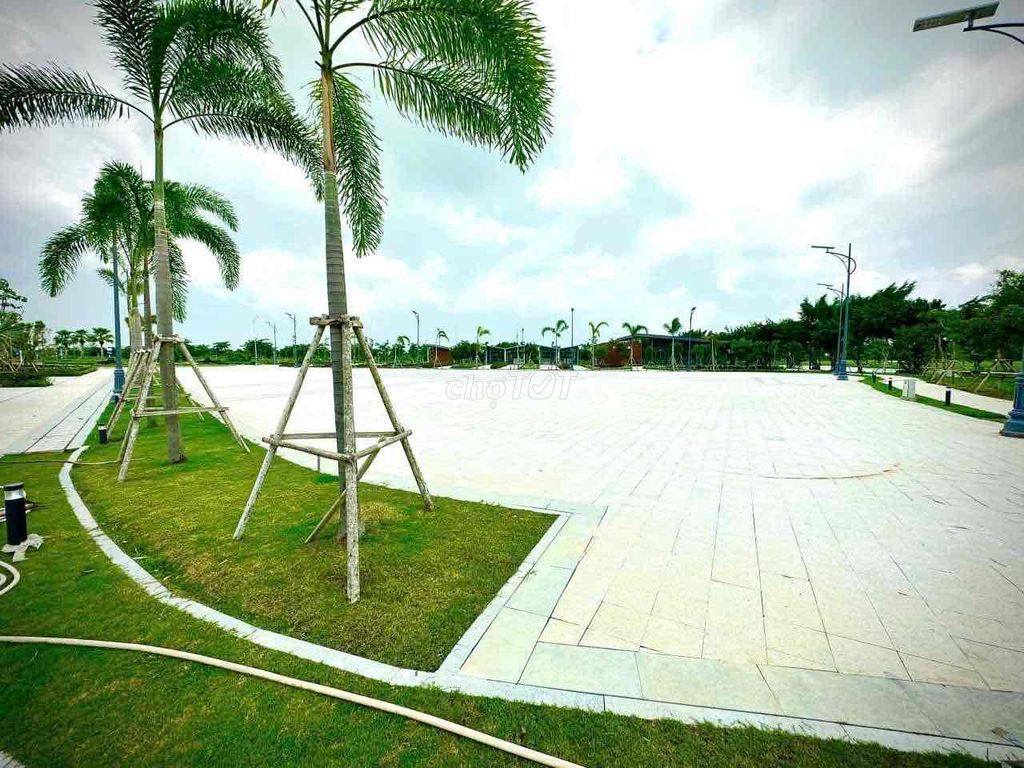 Thu Vốn Nền Biệt Thự Sân Golf Long Thành 600M2 Giá Rẻ Tại Khu Vực Sổ.