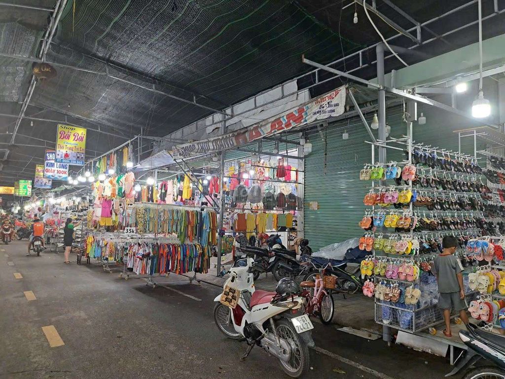 Bán Gấp Nhà Chợ Đêm Hòa Lân ,Thuận Giao ,Thuận An ,Bình Dương