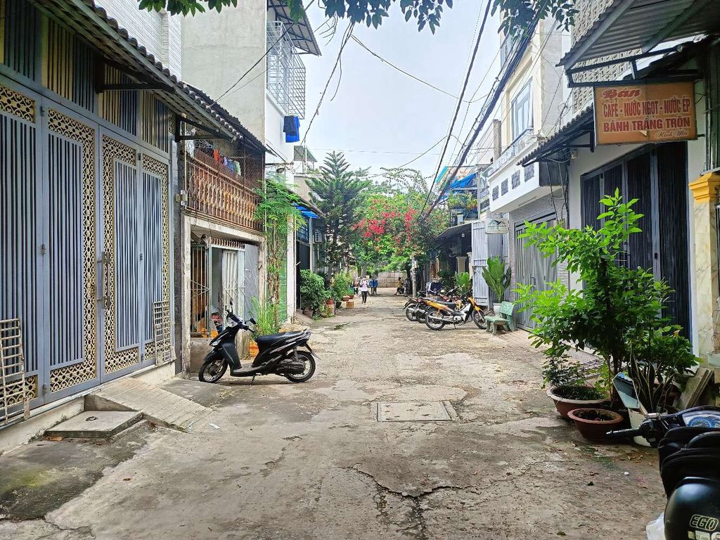 68M2(5X14) Cách Phạm Văn Đồng 100M, Đường Ô Tô 6M, P11, Bình Thạnh Hcm