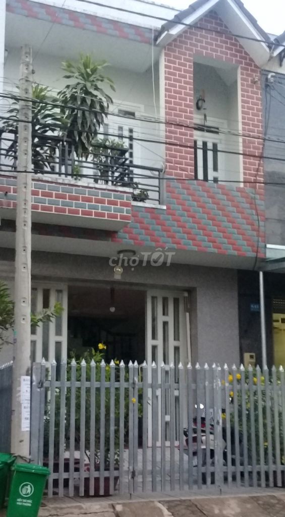 Bán Căn Nhà 1 Trệt 1 Lầu Trong Kdc Tân Phong.