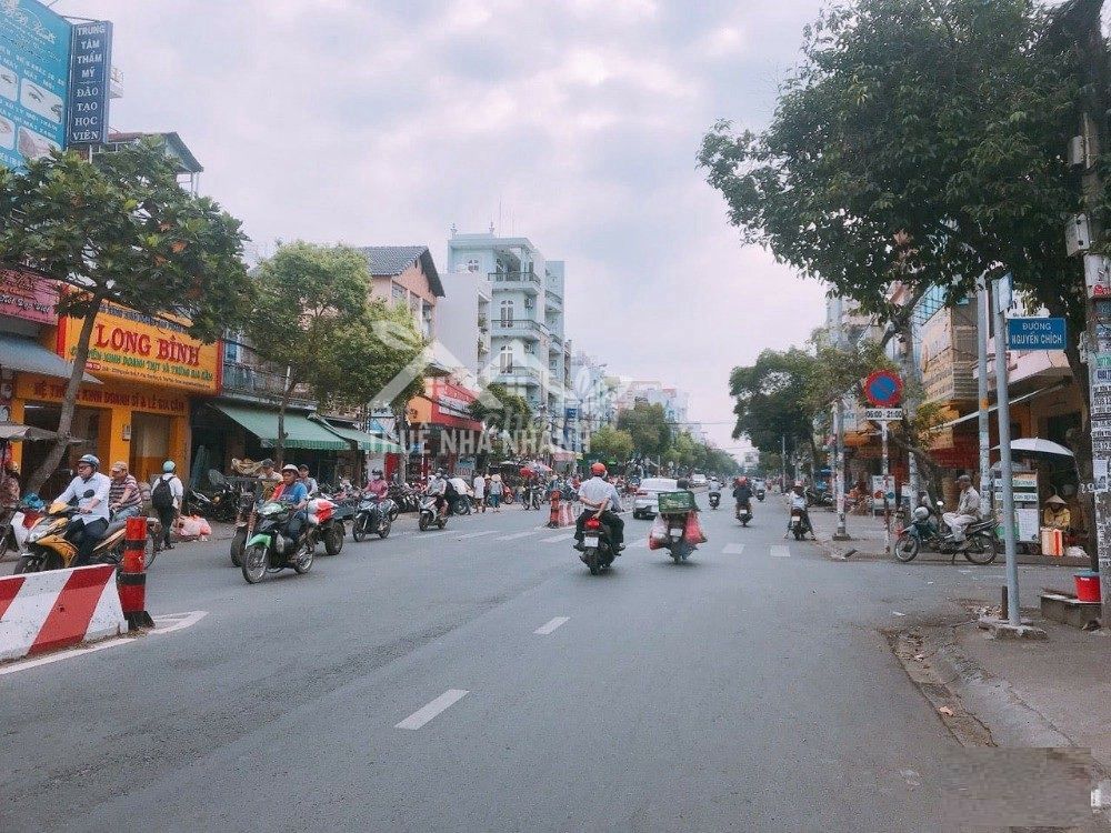 Nhà Trệt 1 Lầu Mt Nguyễn Sơn Giá 18Tr