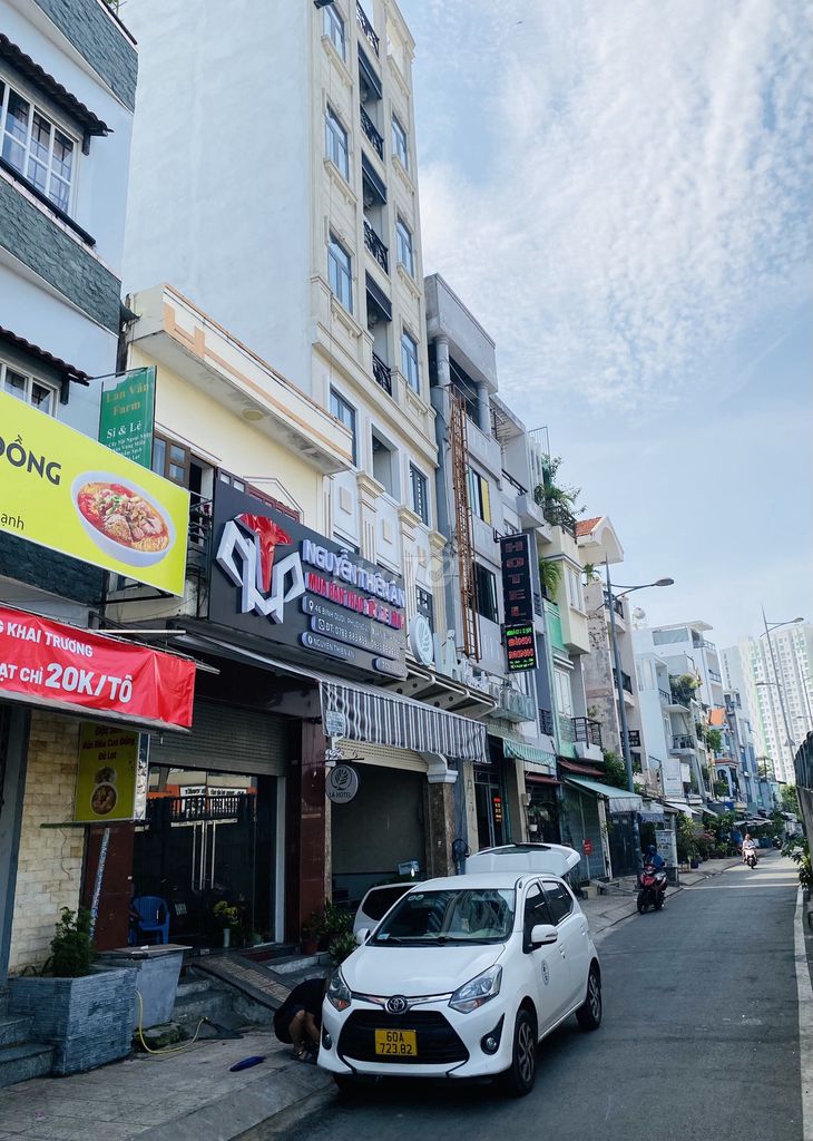 4656594 ảnh đại diện 1