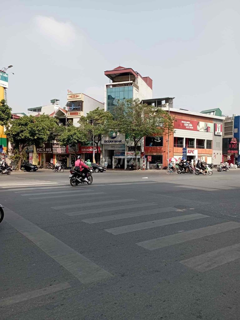 Toà Nhà Văn Phòng Mặt Phố Nguyễn Văn Cừ, Long Biên, Hà Nội. Thang Máy