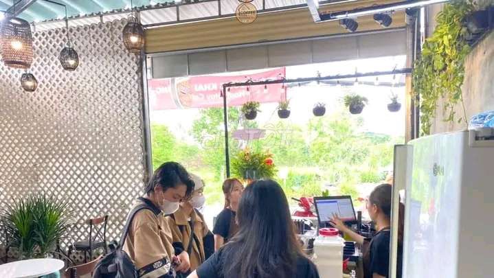 Sang Quán Cafe Làng Đại Học Quốc Gia