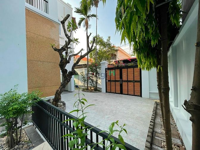 Villa Cho Thuê 6 Phòng Hồ Bơi Dtsd 700M2 Giá 95 Triệu Phù Hợp Ở Vp Spa