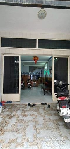 Nhà Hxh Nguyễn Thị Tần, Phường 2, Quận 8. Dt: 65M2, Giá 2 Tỷ 5. Shr