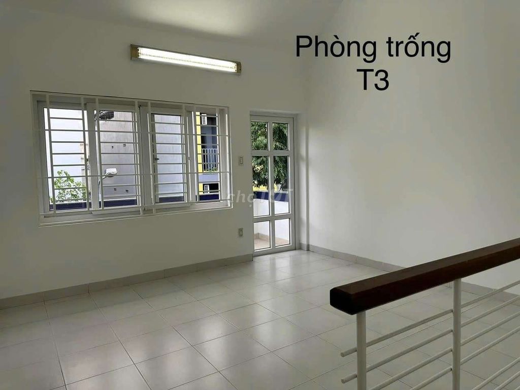 Nhà 3 Tầng Lô Góc 2 Mặt Tiền: Đường Nguyễn Phẩm- Có Gara