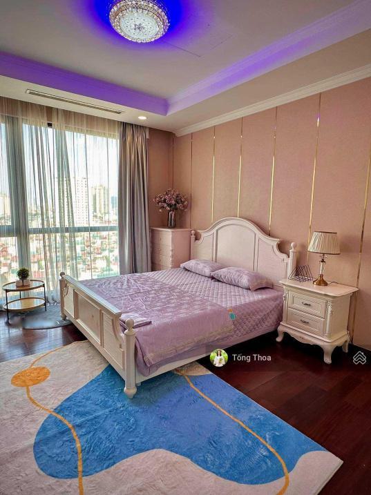 Bán Nhanh Chung Cư Khu Đô Thị Vinhomes Royal City, 3 Phòng Ngủ, 136 M2, Giá 8.5 Tỷ