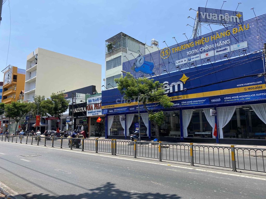 Bán Nhà Mặt Tiền Đường Nguyễn Thị Thập Quận 7 Gần Lottemart